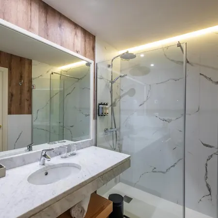 أتش10 تابورينت بلايا 4*