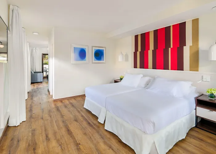 Отель H10 Taburiente Playa